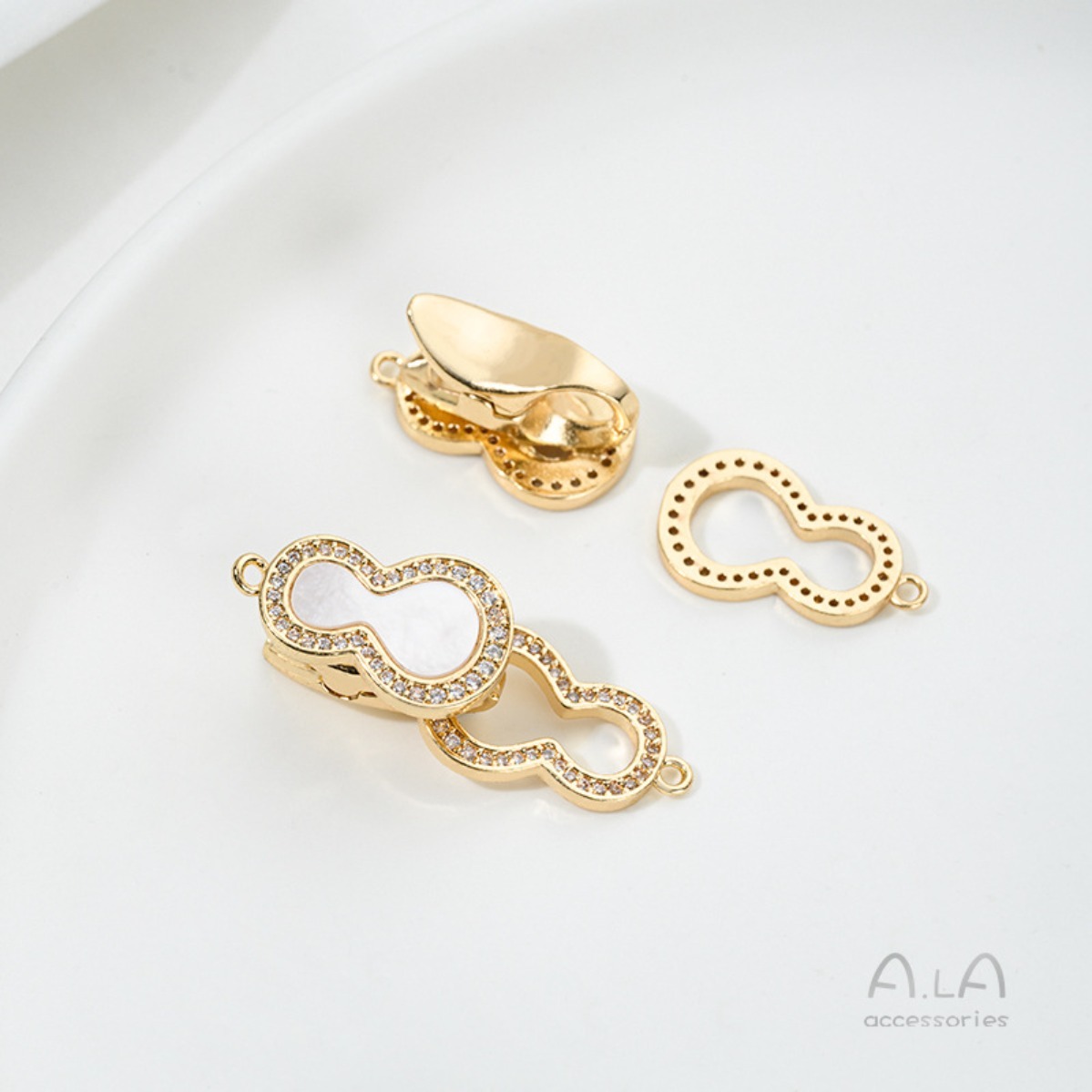 مشبك قلادة من النحاس المطلي با - مراجعة Toggle Clasp Gold وسعره