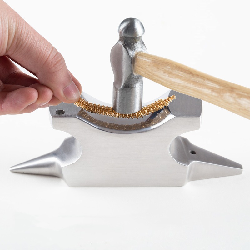 سندان معدني احترافي من الفولاذ - مراجعة Jewelry Making Anvil وسعره