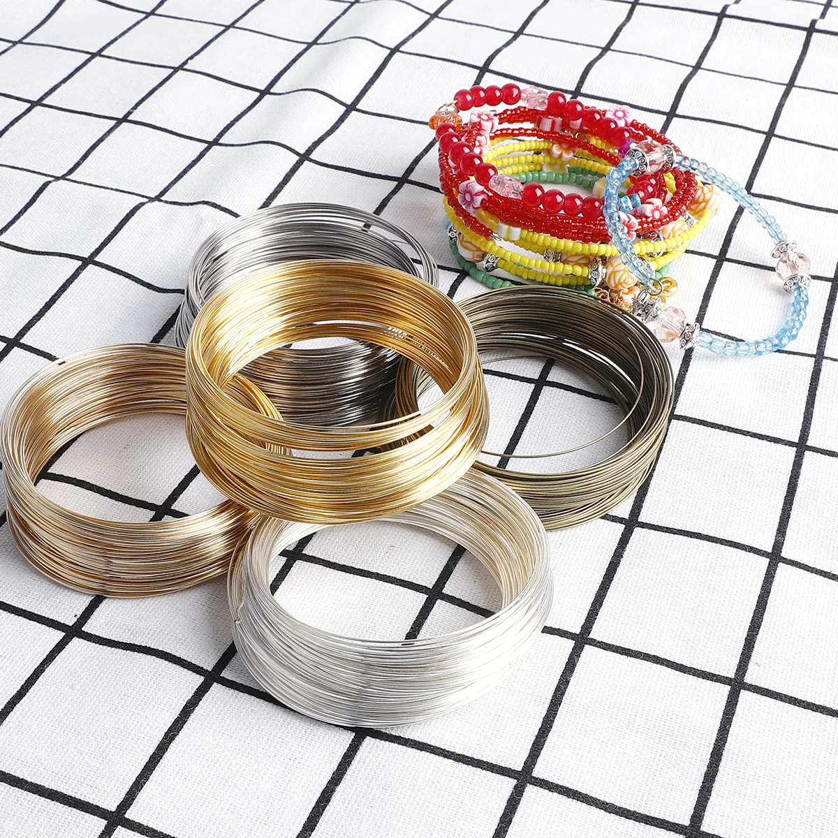 100 حلقة 0.6 مللي متر سلك الذا - مراجعة Memory Wire Bracelet وسعره
