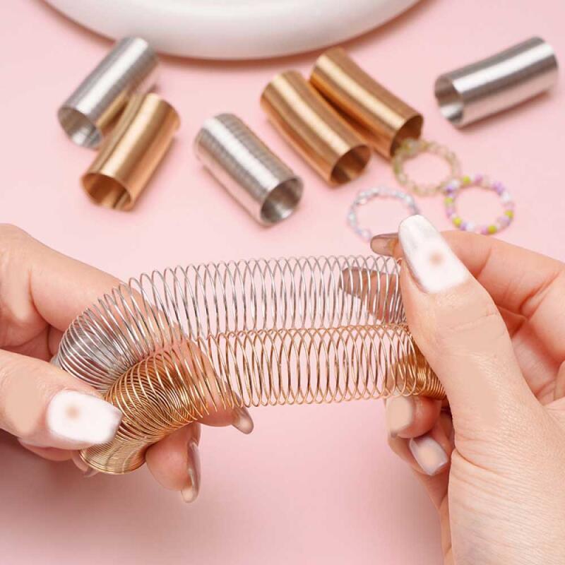 حوالي 68 حلقة من سلك الفولاذ ب - مراجعة Memory Wire Bracelet وسعره