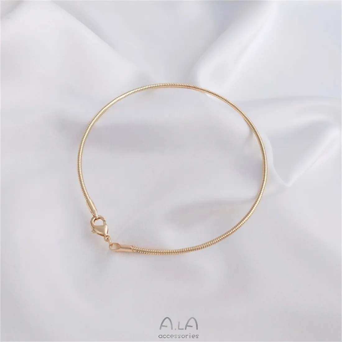 14K الذهب اللون الذاكرة انتعاش - مراجعة Memory Wire Bracelet وسعره