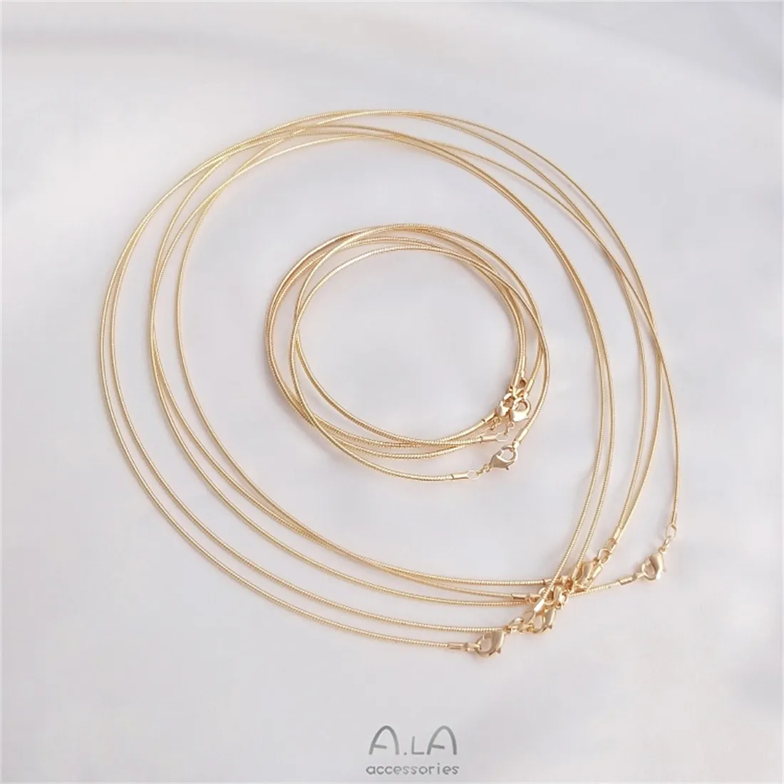 14K الذهب اللون الذاكرة انتعاش - مراجعة Memory Wire Bracelet وسعره